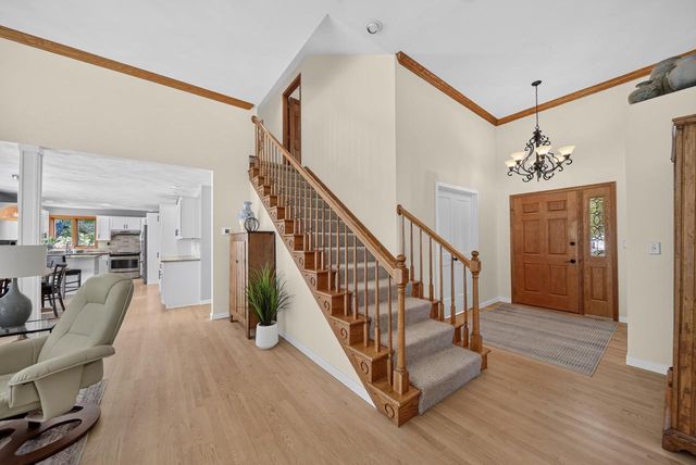 109 OLD ORCHARD LANE, Neenah, WI 54956
