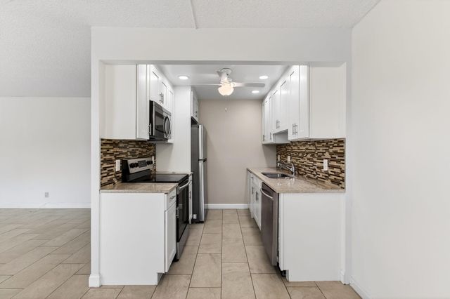 1017 Cornwall, Boca Raton, FL 33434