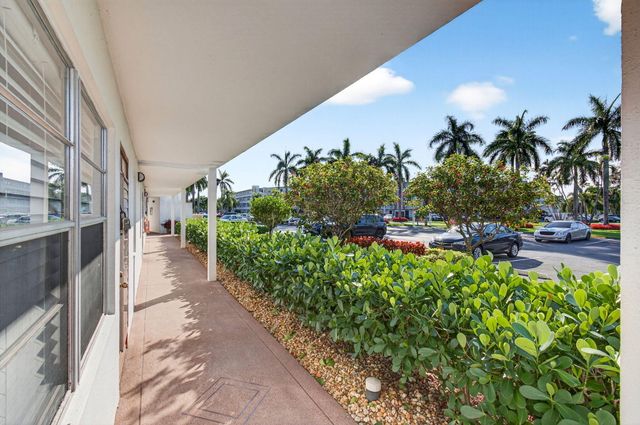 1017 Cornwall, Boca Raton, FL 33434