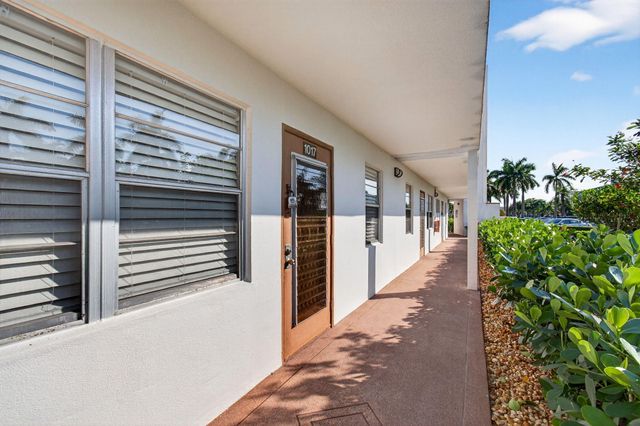 1017 Cornwall, Boca Raton, FL 33434