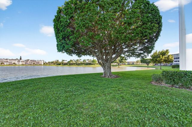 1017 Cornwall, Boca Raton, FL 33434