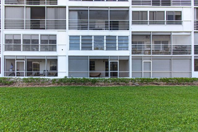 1017 Cornwall, Boca Raton, FL 33434