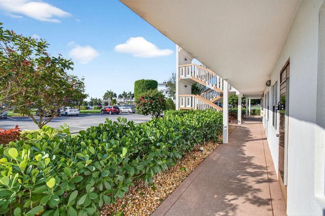 1017 Cornwall, Boca Raton, FL 33434