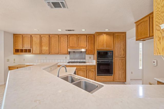 5021 Krista Ct, Elk Grove, CA 95758