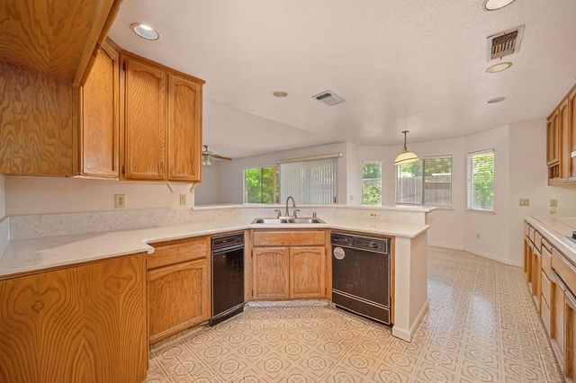 5021 Krista Ct, Elk Grove, CA 95758