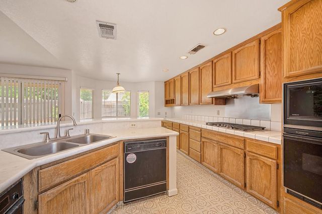 5021 Krista Ct, Elk Grove, CA 95758