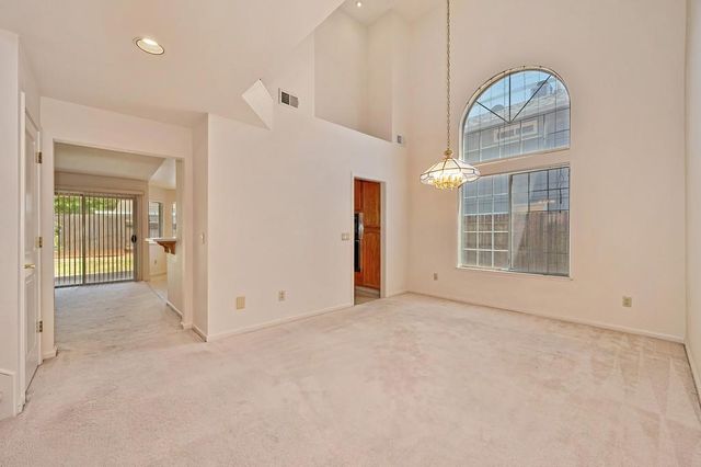 5021 Krista Ct, Elk Grove, CA 95758
