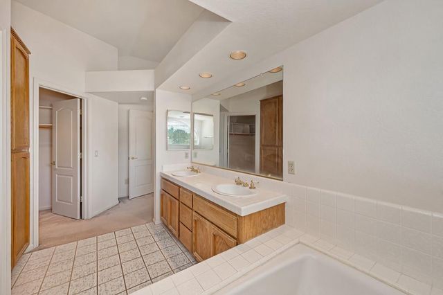 5021 Krista Ct, Elk Grove, CA 95758