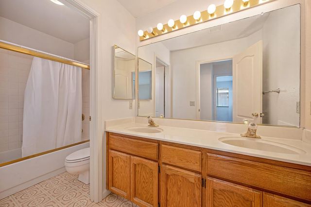 5021 Krista Ct, Elk Grove, CA 95758
