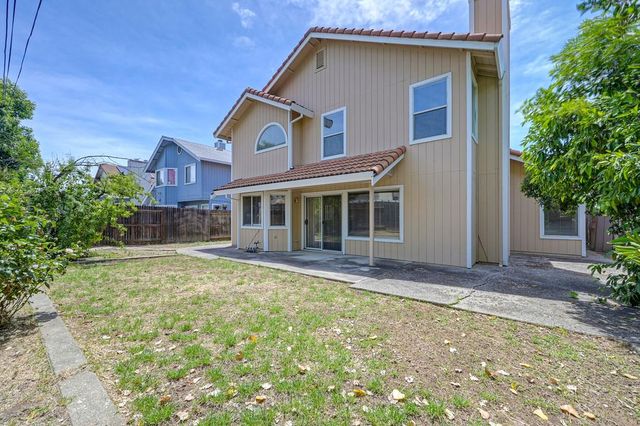 5021 Krista Ct, Elk Grove, CA 95758