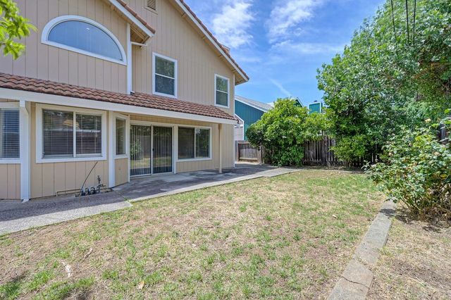 5021 Krista Ct, Elk Grove, CA 95758