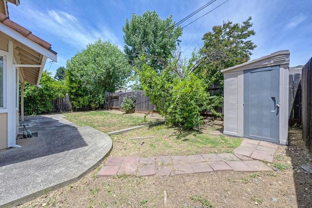 5021 Krista Ct, Elk Grove, CA 95758