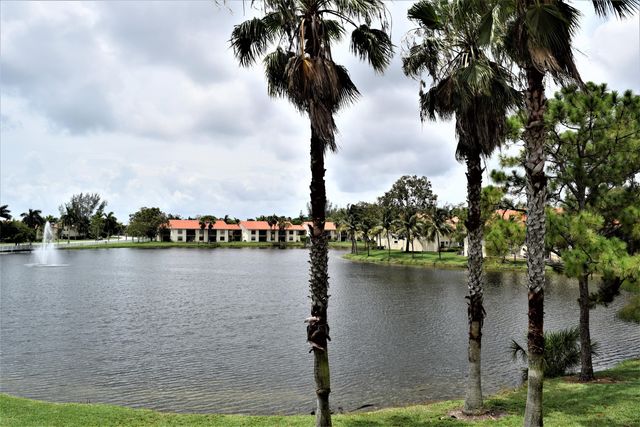 1760 WINDORAH Way F, West Palm Beach, FL 33411