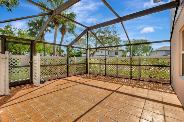 18 Amherst Court B, Royal Palm Beach, FL 33411