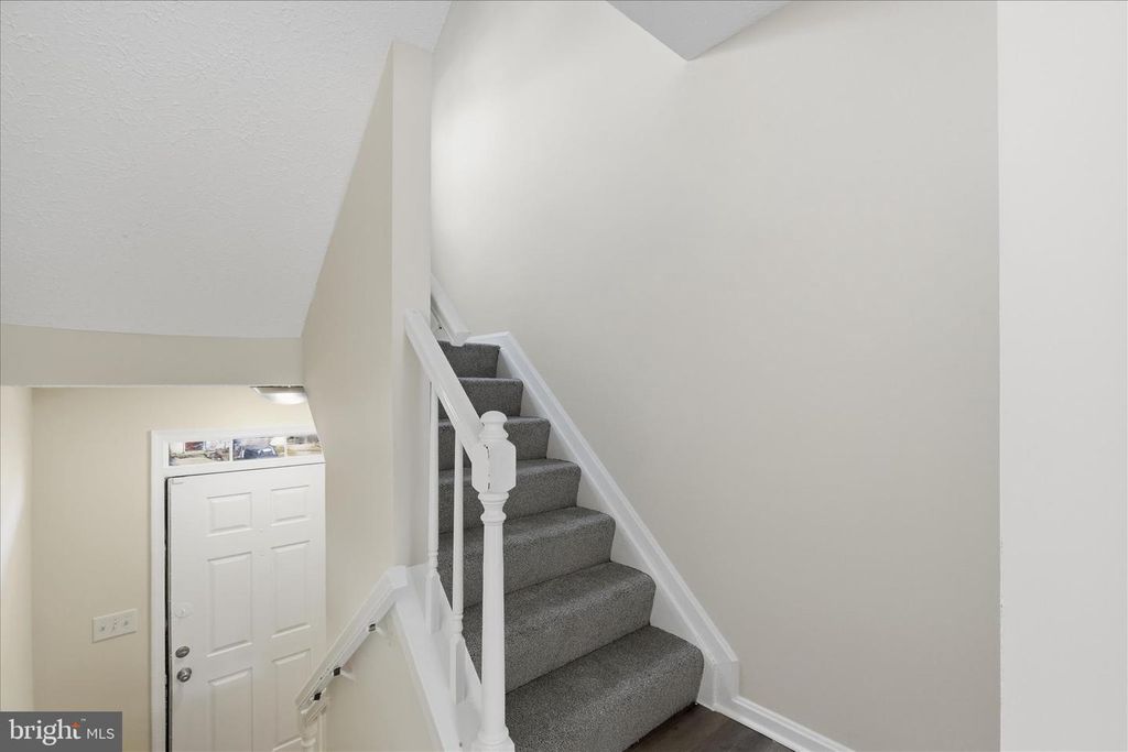 Image 14 of property listing at 14 OAKSIDE LN, Indian Head, MD 20640