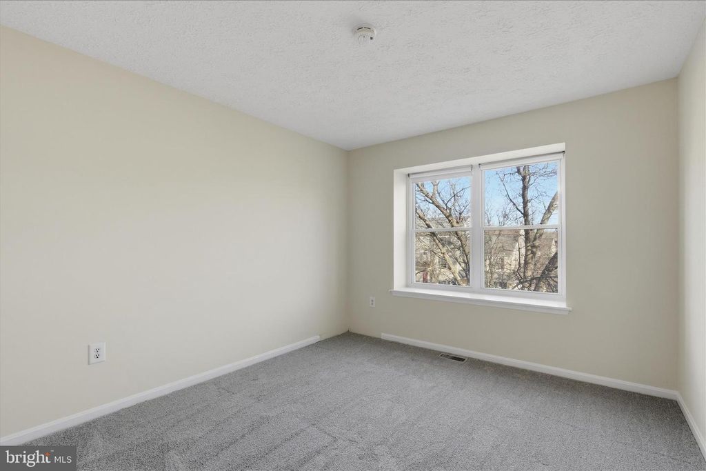 Image 18 of property listing at 14 OAKSIDE LN, Indian Head, MD 20640