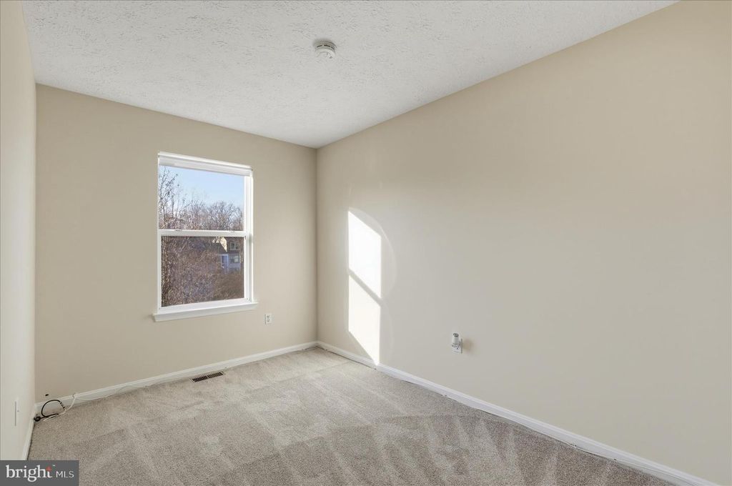 Image 24 of property listing at 14 OAKSIDE LN, Indian Head, MD 20640