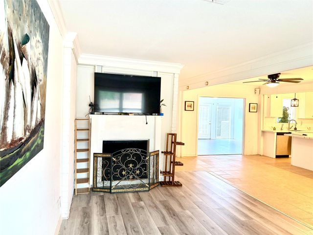 4128 Bissonnet Street, Houston, TX 77005