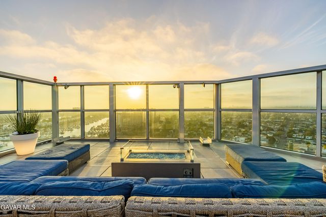13700 Marina Pointe Drive Unit 816, Marina Del Rey, CA 90292
