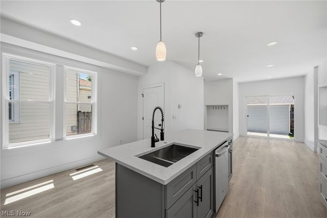 1852 W 47th Street, Cleveland, OH 44102