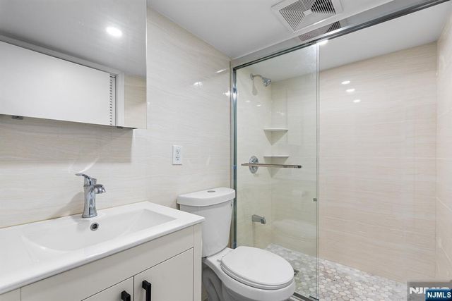 475 Nelson Avenue, Cliffside Park, NJ 07010