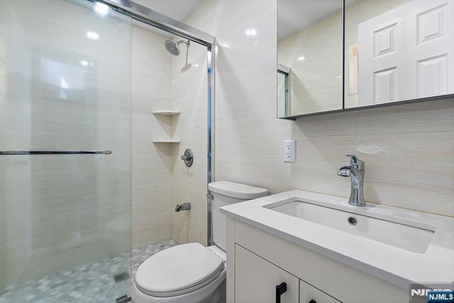 475 Nelson Avenue, Cliffside Park, NJ 07010