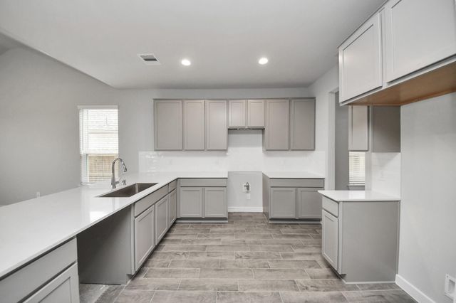 352 Ice Shore Trail, Dayton, TX 77535