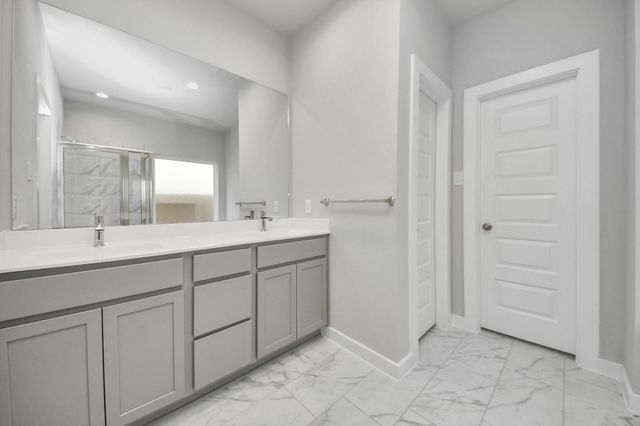 352 Ice Shore Trail, Dayton, TX 77535