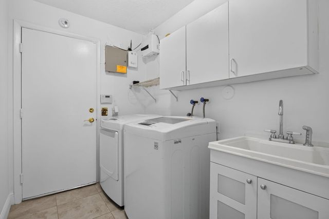 9175 NW 41st Manor, Coral Springs, FL 33065