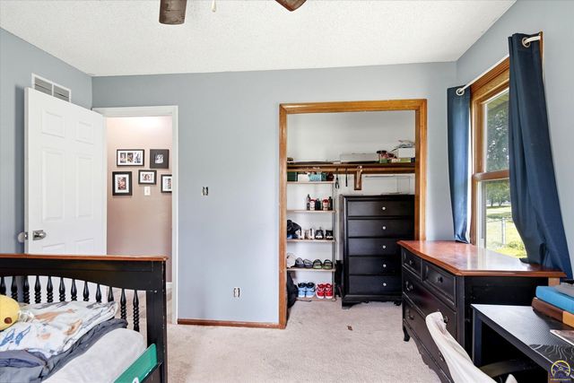 5133 NW 52nd St, Topeka, KS 66618
