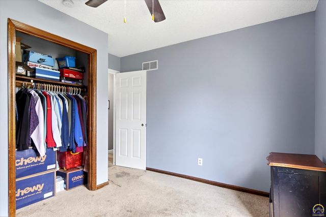 5133 NW 52nd St, Topeka, KS 66618