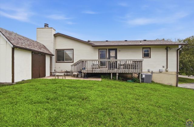 5133 NW 52nd St, Topeka, KS 66618