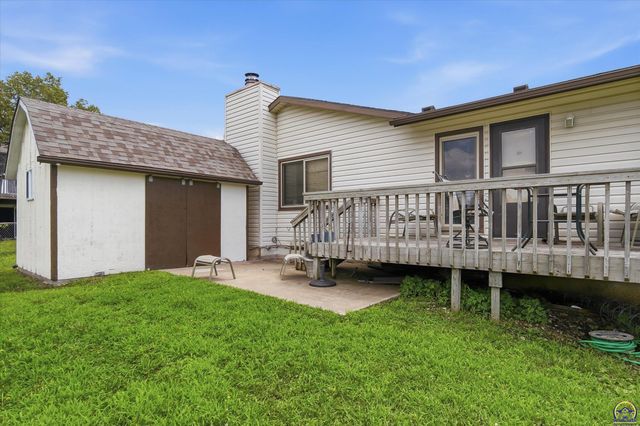 5133 NW 52nd St, Topeka, KS 66618