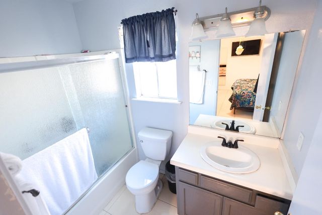 1686 Souza Street, Orange Cove, CA 93646