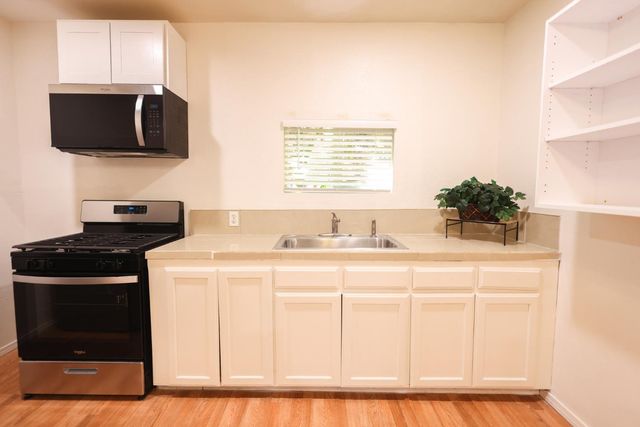 1686 Souza Street, Orange Cove, CA 93646