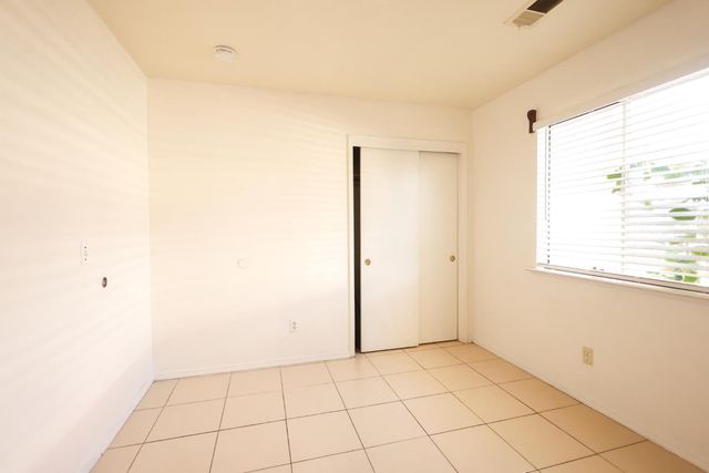 1686 Souza Street, Orange Cove, CA 93646