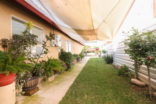 1686 Souza Street, Orange Cove, CA 93646