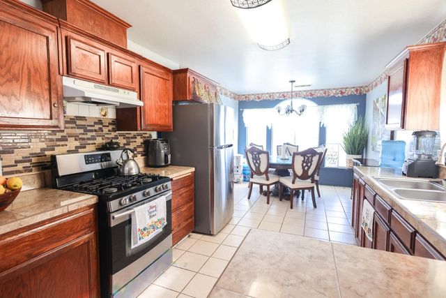 1686 Souza Street, Orange Cove, CA 93646