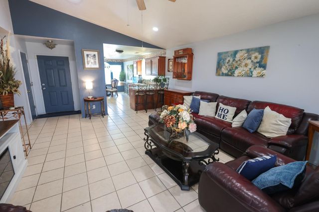 1686 Souza Street, Orange Cove, CA 93646