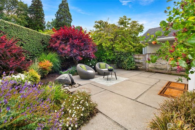 1560 NW Woodbine Way, Seattle, WA 98177