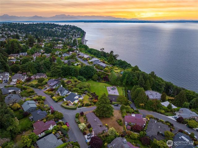 1560 NW Woodbine Way, Seattle, WA 98177