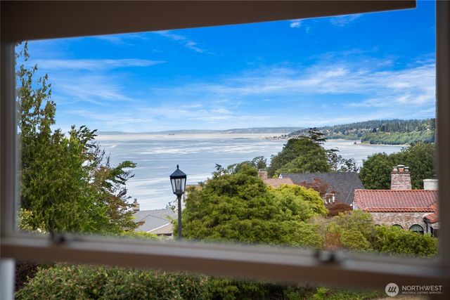 1560 NW Woodbine Way, Seattle, WA 98177