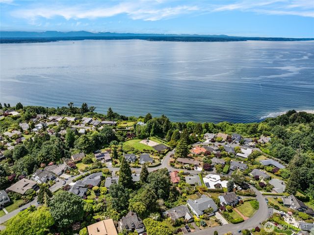 1560 NW Woodbine Way, Seattle, WA 98177