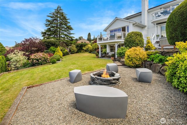 1560 NW Woodbine Way, Seattle, WA 98177