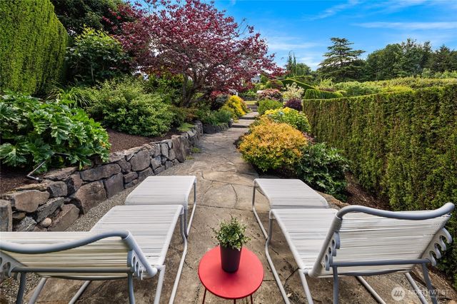 1560 NW Woodbine Way, Seattle, WA 98177