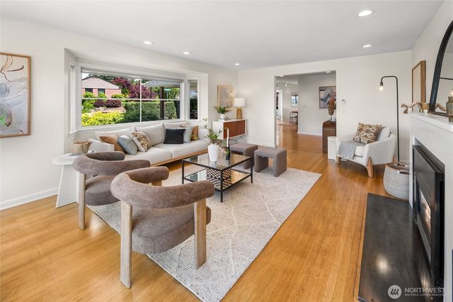 1560 NW Woodbine Way, Seattle, WA 98177
