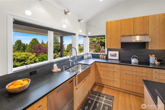 1560 NW Woodbine Way, Seattle, WA 98177