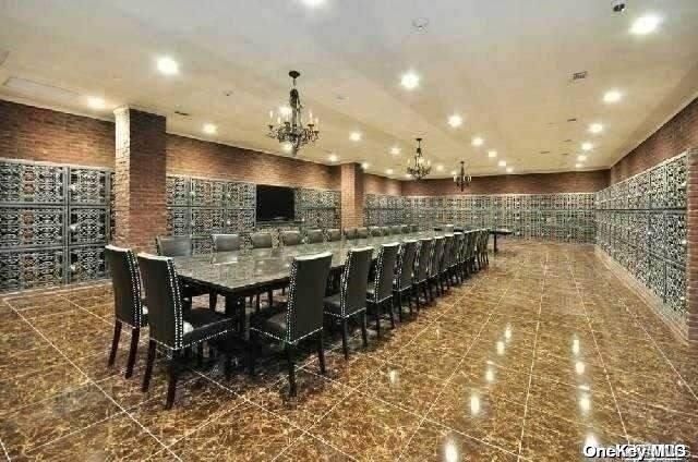 260 Central 135, Lawrence, NY 11559