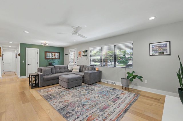 2124 Shoreham Road, Columbus, OH 43220