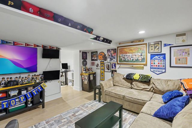 2124 Shoreham Road, Columbus, OH 43220